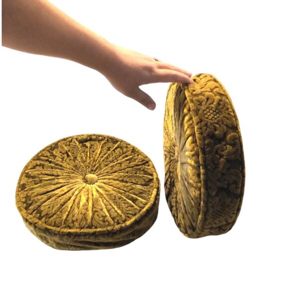 Set of Vintage Round Gathered Crush Velvet floral Cushions Chic Filled Luxury - Picture 3 of 16